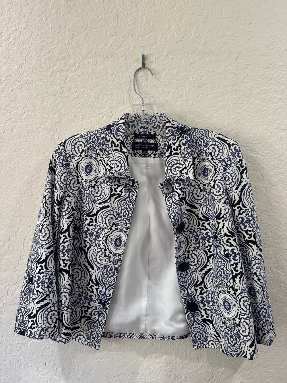 Jones New York Navy and White Paisley Short Blazer Size 4P